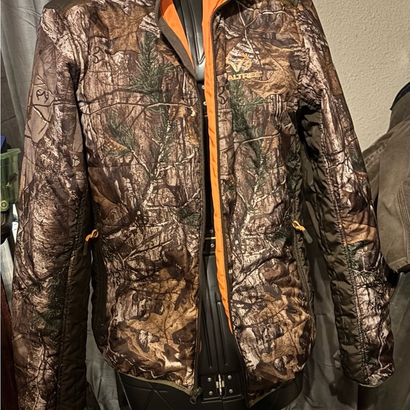 3M Thinsulate Black Insulated Jacket. Worn once or twice EUC see ALL pics 4 flaw - Picture 3 of 16